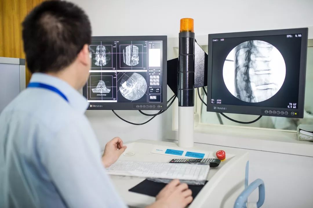 全國(guó)首例5G遠(yuǎn)控機(jī)器人椎體強(qiáng)化手術(shù)試驗(yàn)圓滿完成！